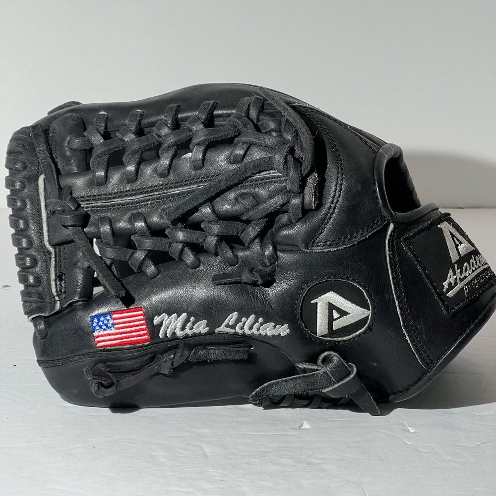 Akadema‎ ASD 111 glove precision series 11. 5 inch left hand throw